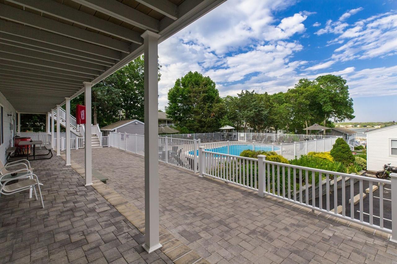 Colonial Shores Resort Хемптон-Бейс Экстерьер фото