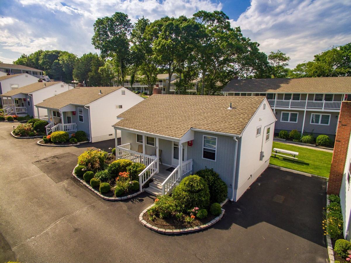 Colonial Shores Resort Хемптон-Бейс Экстерьер фото